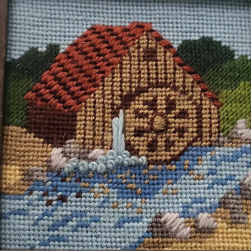 Farmhouse With A Mill Waterwheel In A River Vintage Framed Needlework - Picture 8 of 8